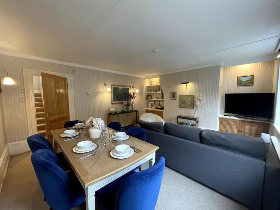 Old School Grandma London Experience ! Apartment Luaran gambar