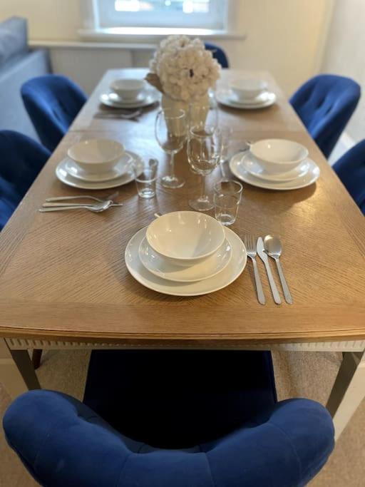 Old School Grandma London Experience ! Apartment Luaran gambar