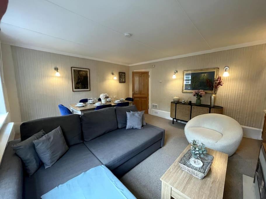 Old School Grandma London Experience ! Apartment Luaran gambar