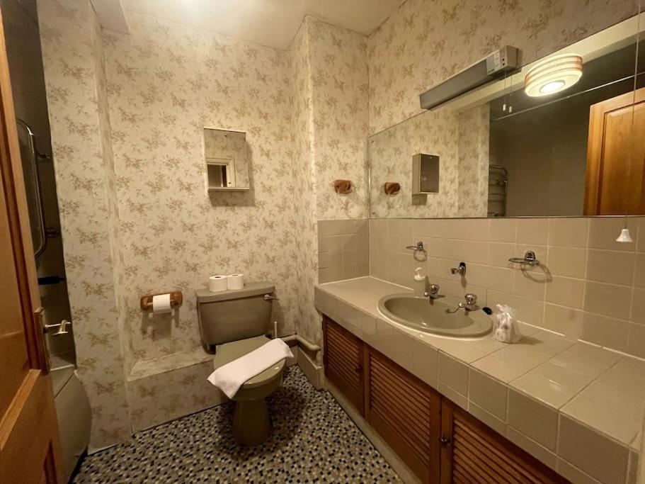 Old School Grandma London Experience ! Apartment Luaran gambar