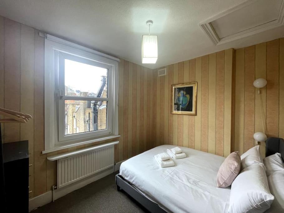 Old School Grandma London Experience ! Apartment Luaran gambar